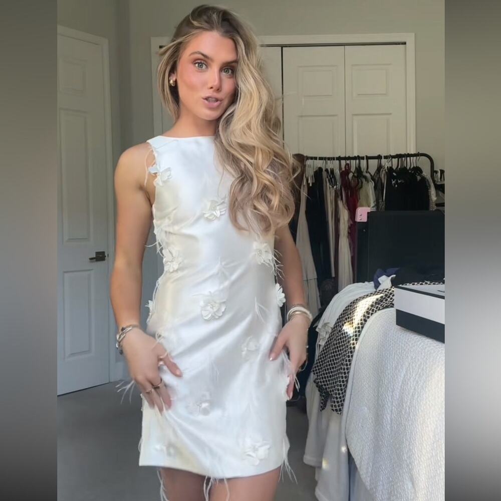 Elliatt Lunaria Satin Mini Dress In White XXL - Picture 11 of 13